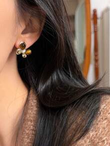 1 Pair Rhinestone & Tiger Eye Butterfly Stud Earrings, Minimalist Design - Brown - View 4