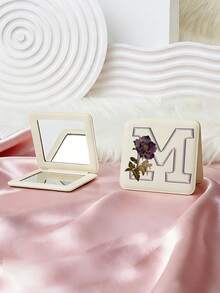 1个Y2K风格英文字母系列便携式化妆镜，可折叠轻巧便携，全皮材质，适合各种场合，可折叠方形口袋镜，复古花卉3D英文字母印花设计，180°翻盖，多功能 - 彩色 - 查看 26