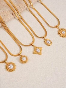 هذا القلادة اللؤلؤية الذهبية، المصنوعة من الفولاذ المقاوم للصدأ المطلي بالذهب عيار 18 وتم تصميمها بسلسلة عظم الثعبان الأنيقة، فهي فاخرة وراقية وأنيقة وجذابة، مثالية للسيدات في جميع المناسبات. - الذهبي - مشاهدة 6