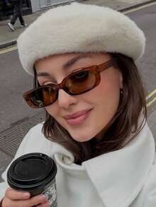 一套女士Y2K潮流引领者黑色纤细椭圆形镜框防紫外线镜片大胆前卫时尚眼镜，适合周末探险和拍照 - 彩色 - 查看 3