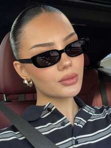 一套女士Y2K潮流引领者黑色纤细椭圆形镜框防紫外线镜片大胆前卫时尚眼镜，适合周末探险和拍照 - 彩色 - 查看 2