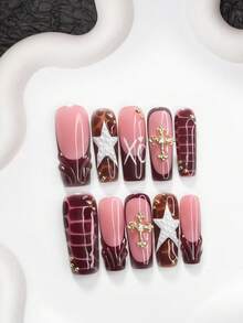 10件套奢华法式亚克力美甲套装，包含亚克力美甲贴纸、金色闪粉十字架装饰、手绘白色不对称雨滴和五角星图案、红色方形设计，尽显高贵气质，是送给女性和女孩的理想美甲礼物。套装包含美甲工具（1张果冻贴纸+1把指甲锉），三种尺寸可选：杏仁形、鸭嘴形、棺材形美甲。手工美甲贴片。 - 彩色 - 查看 4