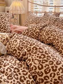 4pcs Soft Bedding Set, 100% Microfiber, Bow Leopard Print Duvet Cover Set (1 Duvet Cover + 1 Flat Sheet + 2 Pillowcases, No Filler), Wild & Open, Fashionable & Unique, Suitable For Single, Double, Queen, King Beds, All Seasons, Valentine's Day Gift - Pink Brown - View 4