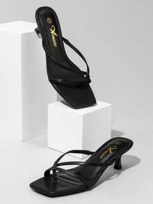 Women's Strappy Kitten Heels Flip Flops Square Open Toe Low Heels Fashion Party Dress Thong Heeled Sandals - 黑色 - 查看 5