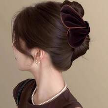 1 件优雅柔软的法式丝绒发夹，秋冬新年款式 - 采用柔软丝绒蝴蝶和鲨鱼设计，女士礼物 - 植絨抓夾 - 查看 8