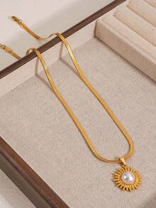 هذا القلادة اللؤلؤية الذهبية، المصنوعة من الفولاذ المقاوم للصدأ المطلي بالذهب عيار 18 وتم تصميمها بسلسلة عظم الثعبان الأنيقة، فهي فاخرة وراقية وأنيقة وجذابة، مثالية للسيدات في جميع المناسبات. - الذهبي - مشاهدة 10