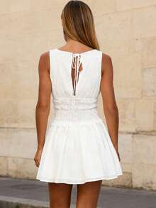 Vestido mini de verano para mujer, sin mangas, con estampado de rayas y cuello barco, ajustado a la cintura - Blanco - Ver 2