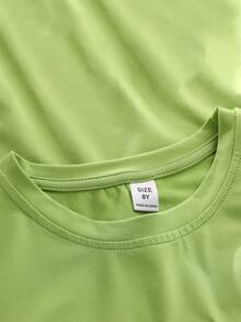 这款圣帕特里克节女童短袖T恤采用独特的印花和柔软的圆领设计，是一款休闲浅绿色T恤。 - 綠色 - 查看 7