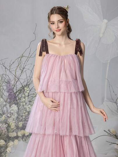 Faeriesty 优雅孕妇无袖长款派对礼服 | 轻盈网纱面料，麂皮肩带可调节，尽显浪漫风情，层叠荷叶边下摆搭配多层薄纱，完美适用于春季婚礼、母亲节庆祝活动