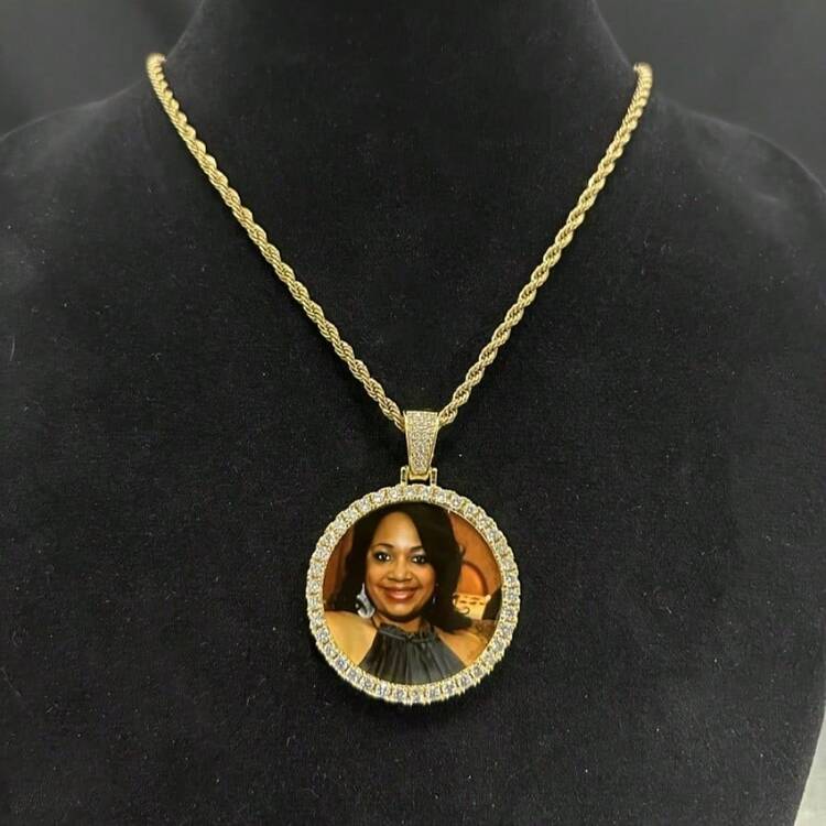 (Producto personalizado) Marco de foto circular pequeño personalizado para niños, colgante de foto personalizado con diamantes completos de joyería de cobre, collar único personalizado - Multicolor - Añade 3
