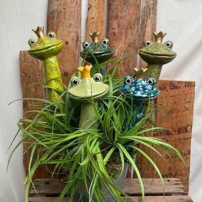 1pc 24.5cm High Handpainted Resin Frog Floral Pick (Multiple Styles Available), Weather-Resistant, Green & Gold Crown, Cartoon Big Eyes Design, Detailed Texture, Suitable For Spring Gardening, Easter Decor, Wedding Centerpieces, And Year-Round Outdoor Use