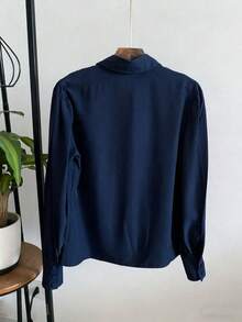Carnival, Street Party. Elegant And Casual Women's Shirt, Puff Sleeves, Has 3 Buttons, JEMMY MODA. This Is A Simple And Versatile Shirt That Combines Work And Personal Life, Leisure And Fashion. - 藏蓝色 - 查看 4