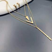 Set Of 2: Sophisticated Three-Layer Necklace With Geometric Pendant + Stylish Triangular Earrings. - 金色 - 查看 6