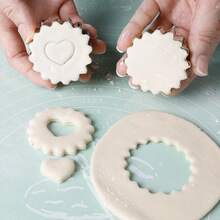 2件套不锈钢心形饼干模具，厨房烘焙工具套装，银色/金色可选，DIY翻糖蛋糕装饰，适用于婚礼、派对、圣诞节、开斋节等场合的饼干模具 - 彩色 - 查看 6