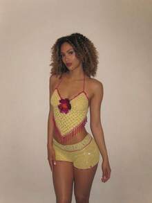 A Must-Have For Beach Vacation Color-Contrast Crocheted Neck-Hanging Set With Fringe, Glittery Flower Top, Pure Desire Style, Spicy Girl's Outfit - 黃色 - 查看 1