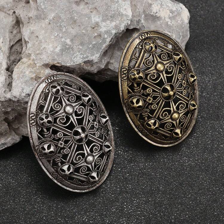 SeuSuk 1pc Classic Retro Shield Amulet Brooch, Punk Charm Lapel Pin Gift For Men - Silver - View 2