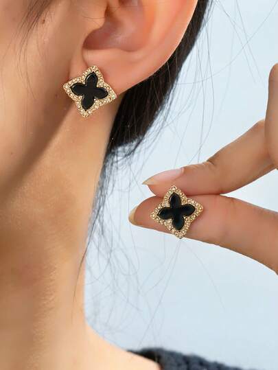 Nuevos pendientes de trébol de cuatro hojas para mujer, adecuados para usar en otoño/invierno, un gran regalo para amigos