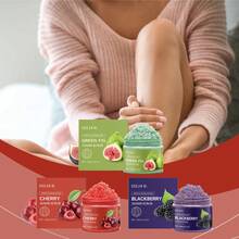 这款 120 克樱桃去角质身体磨砂膏采用物理去角质和磨砂颗粒清洁滋养肌肤，提供温和去角质、清洁、保湿和身体护理功效。 - 紅色 - 查看 8