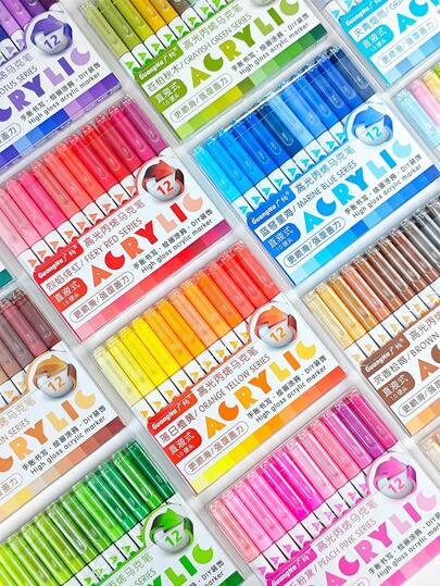 עונת החזרה לבית הספר וסט אחד של 12 עטי ג'ל אקריליים מבריקים במיוחד, מצוידים בקצה קשיח של 1.0 מ"מ, פיגמנטים בריכוז גבוה ודיו על בסיס מים בקיבולת גדולה. מאפשרים יצירת אפקט ציור תלת-ממדי, מתאים לציור על עץ, קרמיקה, מתכת, זכוכית ואבן. מתנה אידיאלית.