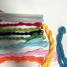 8件套缝纫工具套装，适合初学者，包含塑料针、线、DIY缝纫板、儿童缝纫套装、儿童毛毡制作套装，有助于培养儿童精细动作技能。 - 彩色 - 查看 12