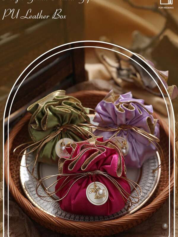 Elegante Saco de Presente de Casamento de Seda Verde Menta com Detalhes Dourados - Fechamento com Cordão, Perfeito para Doces e Pequenos Presentes, Ideal para Casamentos e Ocasiões Especiais. Saco de Presente de Casamento | Design Elegante | Material de Seda, Presente de Casamento, Saco de Presente, Embalagem de Presente, Saco de Natal, Saco de Presente Pequeno, Lembrança de Casamento, Presente para Convidado de Casamento