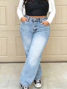 Plus Size Women Loose Straight Leg Jeans - Light Wash - View 5