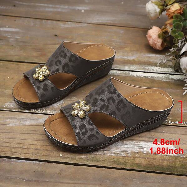 Damen Sandalen mit dicker Sohle, modische Nieten Strand Outdoor Urlaubs Offene Zehensandalen, Sommer