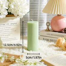 1支薄荷绿条纹圆柱形香氛蜡烛：适合摆放在客厅茶几、餐桌中央、卧室床头柜、玄关边桌上，营造迷你奢华风格，也可作为新年礼物。 - 均碼 - 查看 11