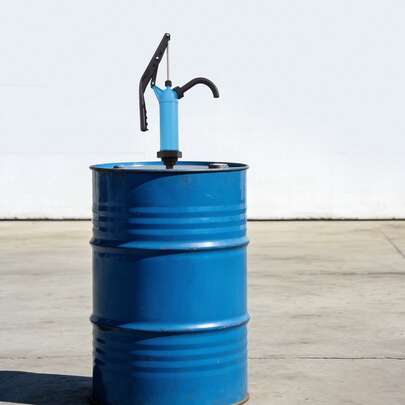 SHIOUCY Lever-Type Drum Pump 4.22-4.75GPM Flow Rate 1.45in Inlet Diameter For Gas Station Liquid Transfer