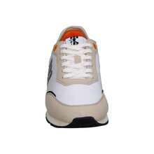 MTNG | Baskets décontractées pour homme Mustang Joggo Classic – Chaussures de sport bleu marine avec détails verts – Baskets à lacets – Semelle intérieure Starfit – Vegan – Confortables et polyvalentes – Modèle 84859 - Blanc - Voir 3