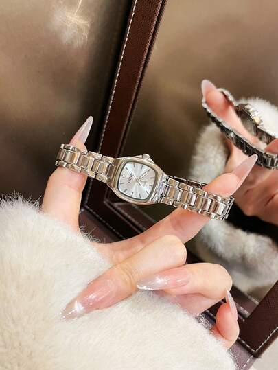 1件装女士石英表 – 银色不锈钢表带搭配白色表盘，时尚优雅的女士腕表，休闲正装皆宜，简约奢华配饰，日常佩戴的女士腕表，时尚石英机芯腕表，生日、圣诞节或周年纪念日送给她的完美礼物