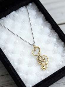 1个不锈钢音符吊坠。适合搭配各种手链、耳环、项链和其他首饰。可用于制作首饰、手链，也可作为装饰品。钥匙扣配件，是馈赠亲友的理想小礼物，也是节日礼品制作的理想之选。 - 彩色 - 查看 7