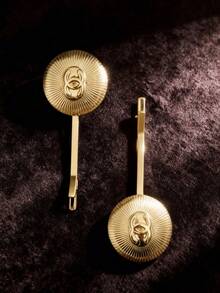 CHANEL Gold Round Metal Hair Clip, Y2K Textured Embossed + Delicate Logo Detail, Versatile Single-Prong Bangs Clip, Suitable For Christmas Gift/Everyday Styling/Party Outfit - Gold - View 6