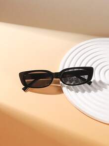 一套女士Y2K潮流引领者黑色纤细椭圆形镜框防紫外线镜片大胆前卫时尚眼镜，适合周末探险和拍照 - 彩色 - 查看 4