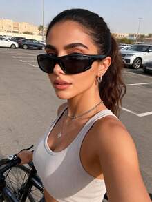 1pc Women's Plastic Geometric Punk Style Fashion Futuristic Sunglasses, Suitable For Cycling, Summer Party, Street Photography And Other Occasions - 1pc Black Frame Gray Film - View 5