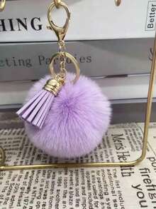 Bộ móc khóa tua rua mềm mại đáng yêu này là một món quà nhỏ bất ngờ dành cho chính bạn hoặc bạn bè. Chất liệu bông xù mềm mại tạo cảm giác thoải mái, và những chiếc tua rua sống động làm tăng thêm vẻ tươi tắn. Bạn có thể dễ dàng móc chúng vào chìa khóa để tránh bị mất, đồng thời làm cho túi xách của bạn thêm phần bắt mắt. Vô cùng tiện lợi cho việc sử dụng hàng ngày. - Cà phê nâu - Xem 10