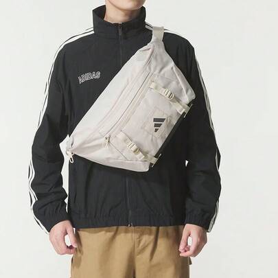  adidas 阿迪達斯 ESSENTIALS 4.4L 品牌Logo標誌設計 單肩包 男女同款情侶款 黑色