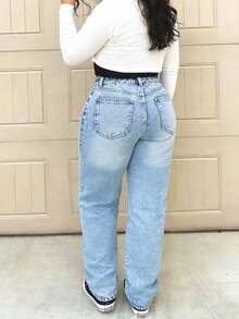 Plus Size Women Loose Straight Leg Jeans - Light Wash - View 3