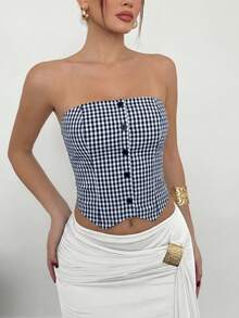 Áo hai dây ngắn tay kẻ caro đen trắng, cài cúc đen phía trước, vạt áo cong ôm sát, kiểu dáng thanh lịch cổ điển, phù hợp cho các buổi đi chơi mùa hè, dạo phố, gặp gỡ bạn bè, du lịch và các dịp khác. - Đen và trắng - Xem 6