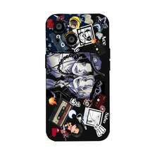 Retrato de Ace y Sabo con decoraciones animadas y música. Esta elegante funda es compatible con los modelos  17, 16, 15, 14 Pro Max, 13, 12, 11, XR y XS Plus. Fabricada en TPU flexible, resistente a golpes y arañazos, ofrece una excelente protección contra caídas y un agarre cómodo. Es un regalo ideal para familiares, amigos y seres queridos, y una opción perfecta para festivales. - Negro - Ver 2