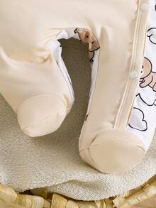 5pcs Newborn Baby Boy Cloud Bear Print Contrast Color Romper + Hat + Gloves + Bib + Cute Outfit Set, Suitable For All Seasons - Apricot - View 5