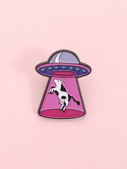 1PC Funny UFO Spaceship Cow Brooch Enamel Pins Sci-Fi Animal Brooches Backpack Lapel Badge Fashion Jewelry Gift For Friend