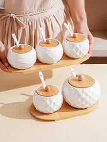 一套陶瓷厨房储物罐，1个大罐1个小罐，配有竹制托盘和陶瓷勺，北欧简约日式风格，白色陶瓷质感，高端品质，菱形、波浪、鸟巢图案，适用于酒店、餐厅、家庭厨房用品、节日、聚会、斋月、春节厨房、客厅收纳装饰，圆形竹盖，可存放香料、胡椒、盐、糖等调味料。 - 白色 - 查看 2