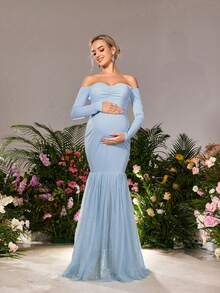 Faeriesty Đầm maxi dài tay trễ vai màu xanh nhạt thanh lịch dành cho bà bầu, chi tiết nhún bèo ở ngực tạo điểm nhấn nữ tính (tạo hiệu ứng xếp lớp), thích hợp cho đám cưới mùa xuân, lễ kỷ niệm Ngày của Mẹ. - Màu xanh nhạt - Xem 3