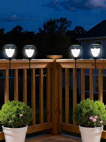 2/4 pezzi Luci solari da esterno, adatte per piscina, patio, recinzione, pedana, corrimano, giardino e decorazione da esterno, accensione dal tramonto all'alba, ideali per decorazioni di Capodanno, Pasqua e primavera