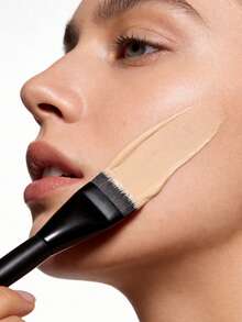 Lancôme 黑色粉底刷，平头刷，轻薄上妆，持久妆效，打造无瑕妆容 - 黑色 - 查看 2