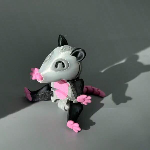 3D Printed Opossum Sculpture - Unique Art Desk Decor & Backpack Pendant, Plastic Material, Indoor/Outdoor Use, Perfect Gift For Valentine's Day, Christmas, Halloween, Thanksgiving, Versatile Home Decor
