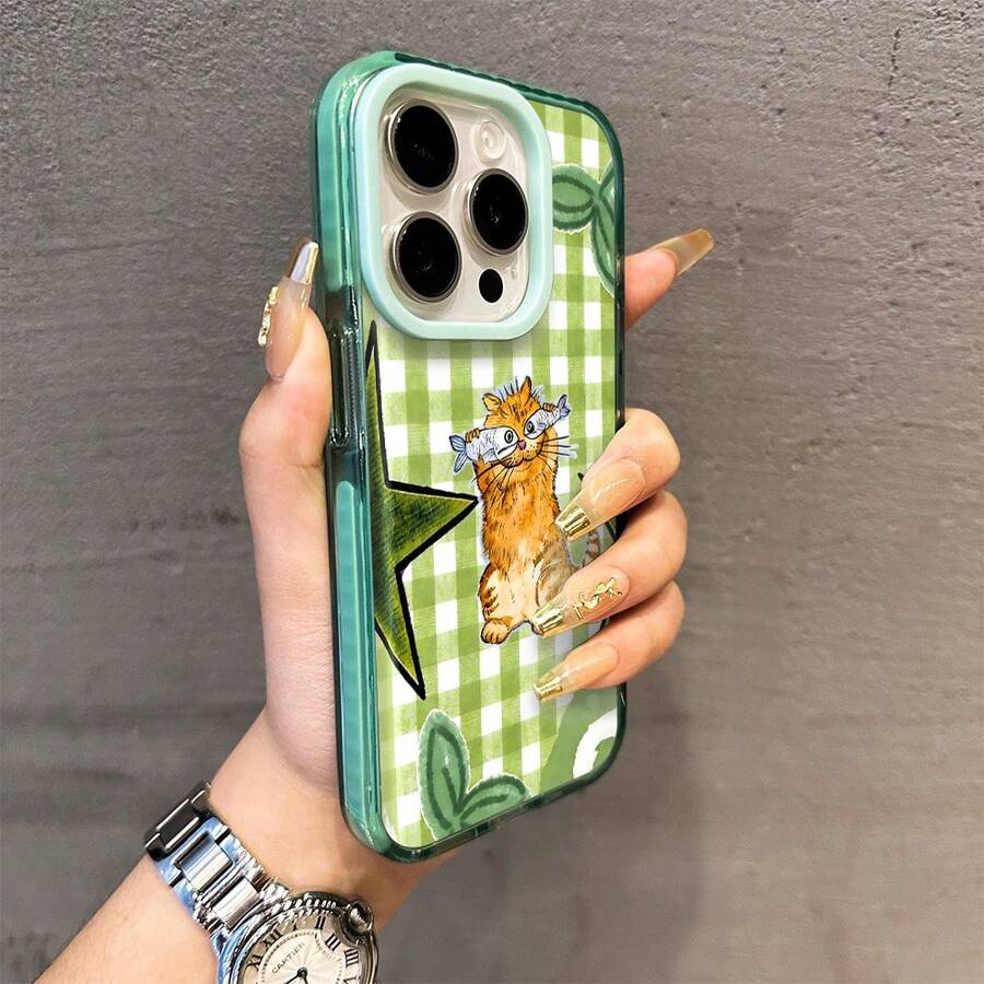 Cute Cat Phone Case, Whimsical Style, For Compatible With IPhone 17/17pro/17promax/17Air/Iphone16/16pro/16plus/16promax/15/15promax/15pro/11/12/13/14promax/12mini/13mini/11pro/11promax/12pro/12promax/13pro/13promax/14pro/14promax, Adorable Kitty With Fish Treat Fun Present, Playful Animal Lover Gift, Unique Decorative Accessory - 綠色 - 查看 1