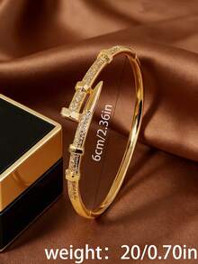 1件套 - 柔美闪耀叠戴手镯：铆钉纹理 + 扭纹设计 + 镶嵌点缀 | 闪亮细节彰显优雅 | 叠戴更添精致 | 适合轻盈成熟的风格，轻松展现时尚品味 - 金色 - 查看 2