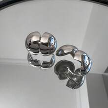 Women's Fashion Round Stud Hoop Earrings, Thick Gold/Silver Plated Dome Earrings, Lightweight Jewelry Suitable For Party And Daily Wear - Silver - View 7